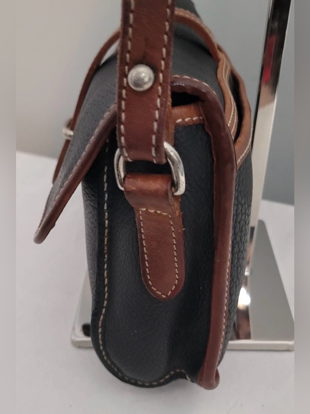 Vintage Dooney & Bourke AWL Black & Brown Leather Crossbody Bag - Picture 6 of 16